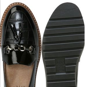 Naturalizer – Estelle Loafer Comfort Shoe